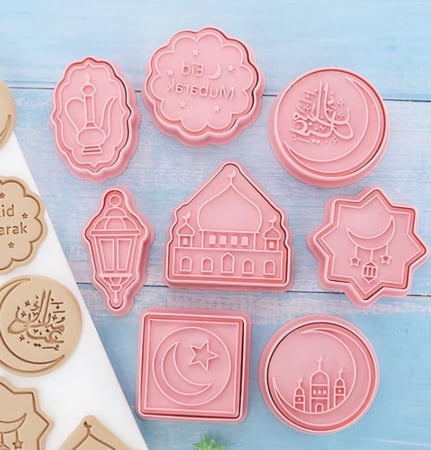 قطاعة بسكويت / قطاعات كوكيز ( طقم مكون من 8 قطع )