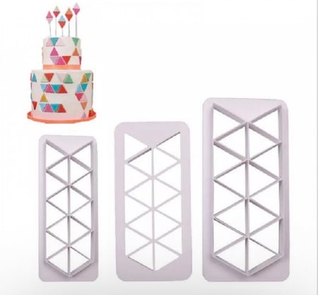 قطاعة مثلث لعجين السكر / قطاعات تزيين / قطاعه اشكال ( 3 قطع احجام مختلفه )