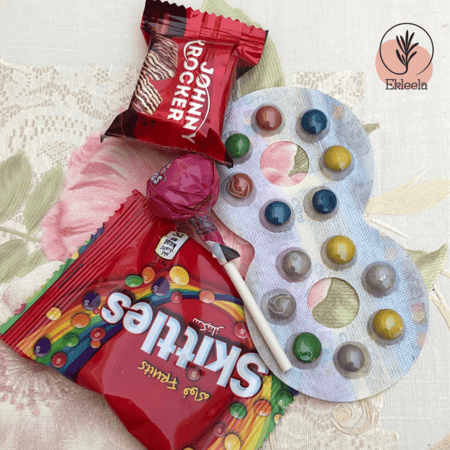 توزيعات اكواب بلاستيكيه مع تعبيه بثيم اليوم الوطني نحلم ونحقق ( 12 كوب )