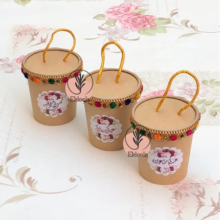 علب توزيعات كرتونيه شعبيه  بدون تعبيه / علب عيديات ( 12 علبه )