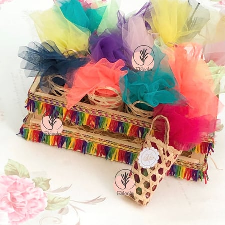 عيديات توزيعات العيد او رمضان او قريقعان / عيديات / هدايا للكبار  ( 16 قطعه )