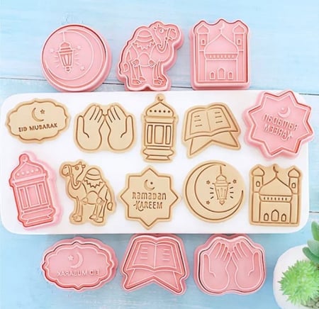 قطاعة بسكويت / قطاعات كوكيز ( طقم مكون من 8 قطع )