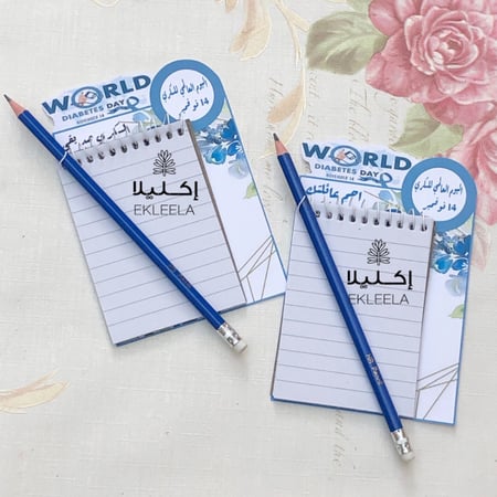 توزيعات نوت و قلم رصاص مع  ثيم ورقي عن اليوم العالمي للسكري ( 12 قطعه (