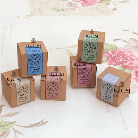 توزيعات علب مع ثيم ملون عن يوم التأسيس( 12 قطعه )