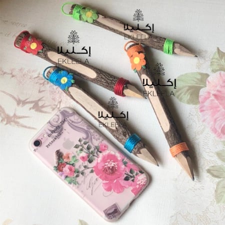 توزيعات اقلام خشب ملونه ( 12 قطعه )