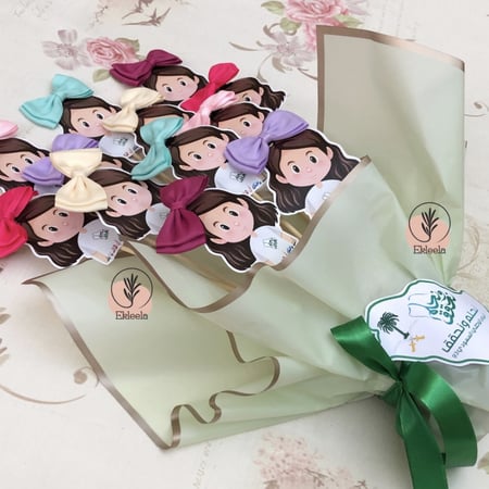 باقة فيونكات شعر ملونه لليوم الوطني نحلم ونحقق ( 12 فيونكه )