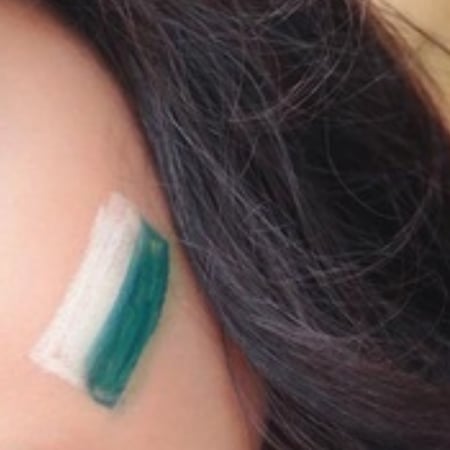 الوان الرسم على الوجه الوان وجه الوان اليوم الوطني السعودي هي لنا دار