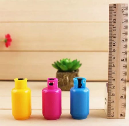 اقلام توزيعات شكل غاز / توزيعات الدفاع المدني ( 12 قطعه )