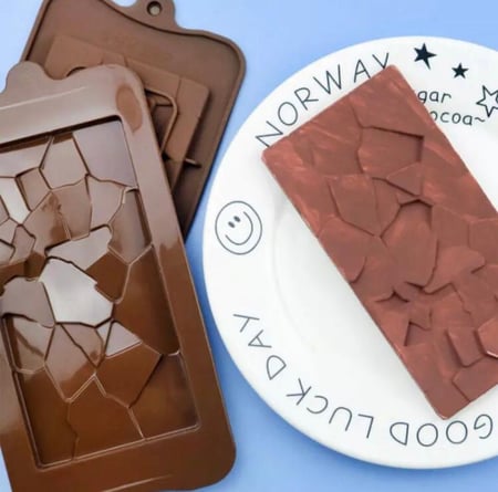 قالب سيليكون متعرج للشكولاه / قوالب سليكون شكولاته حجم صغير ( قطعه واحده)