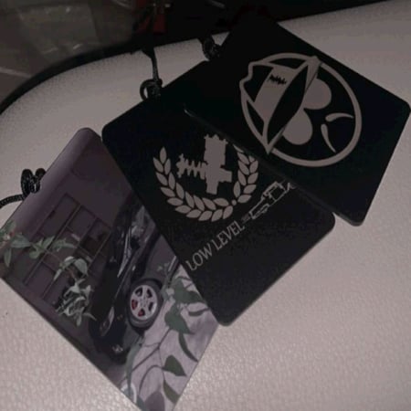 تعليقة سيارة بالكروليك مع الحفر بالليزر