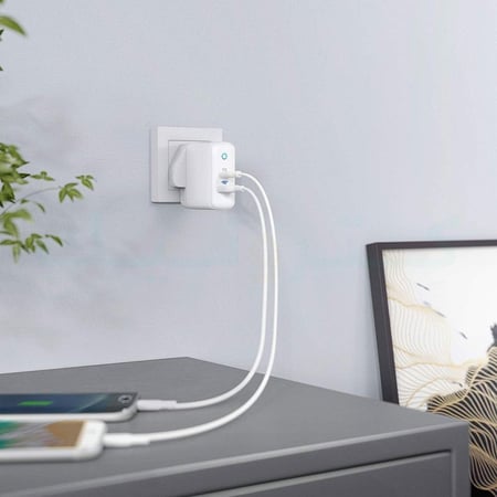 شاحن جداري 35 واط بمنفذين USB-A/USB-C مع تقنيتي POWER IQ 2.0 + PD من انكر