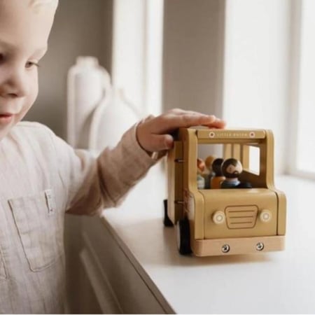 باص المدرسة الخشبي من little dutch