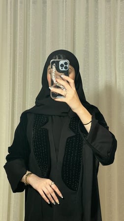 عباية مخمل لؤلؤ