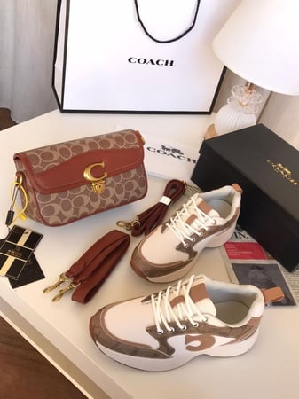 COACH COLLECTION