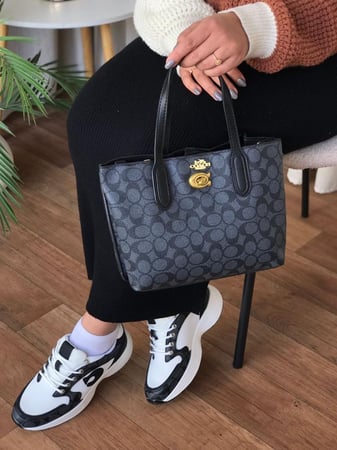 COACH COLLECTION