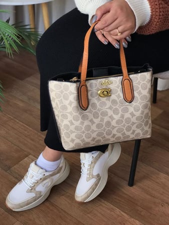 COACH COLLECTION