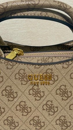 GUESS bage