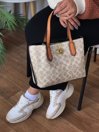 COACH COLLECTION