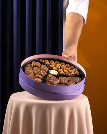 شوكولاتة جيوفن كلاسيك بلجيكية بحشوات متنوعة من البيكان والبراونيز