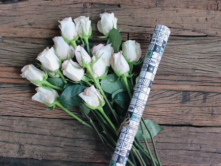 تنسيق فازة ورد أبيض تنسيق ورد للمنزل