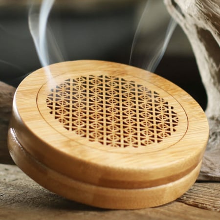 المبخرة الذكيه دائرية  الشكل  بأعواد مروكي استكر احمر   قد تختلف الالوان