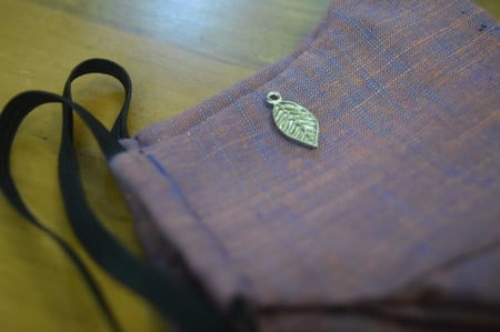 اضافة اكسسوار معدني للكمامة