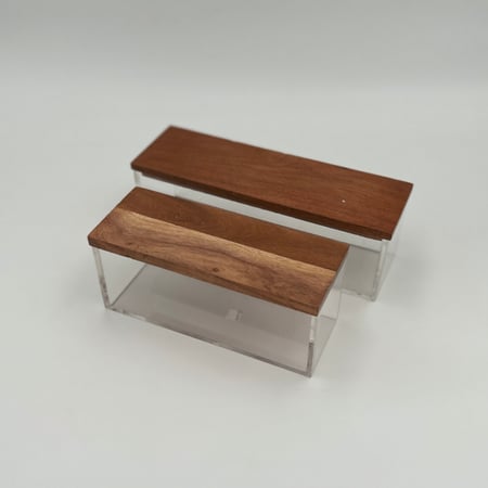 علبة أكريليك بغطاء خشبي
