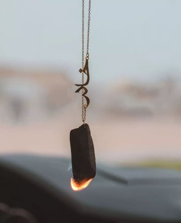 تعليقه سياره عود بالاسم