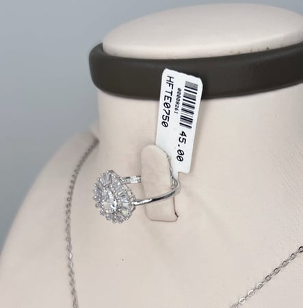 نص طقم ذهب ابيض تصميم الماس-عيار 18