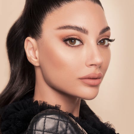 عدسات ليندا أمبر