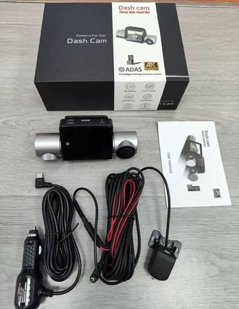 داش كام سيارة ثلاث كاميرات أمامي وخلفيه وداخلية 4K