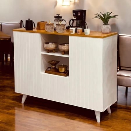 ركن كوفي خشب ابيض سطح بني