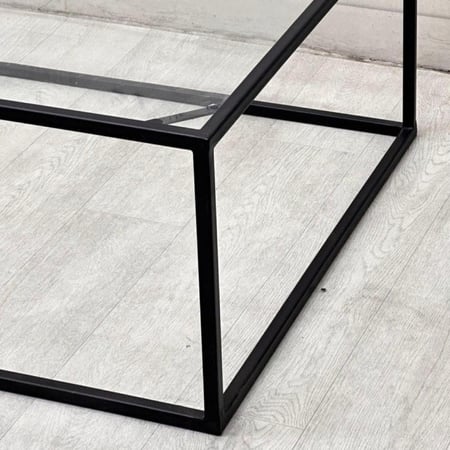 طاولة ضيافة مودرن