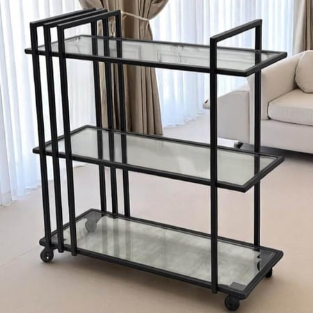 عربية تقديم ضيافة سوداء