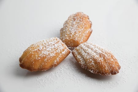 مادلين كيك (12) قطعة