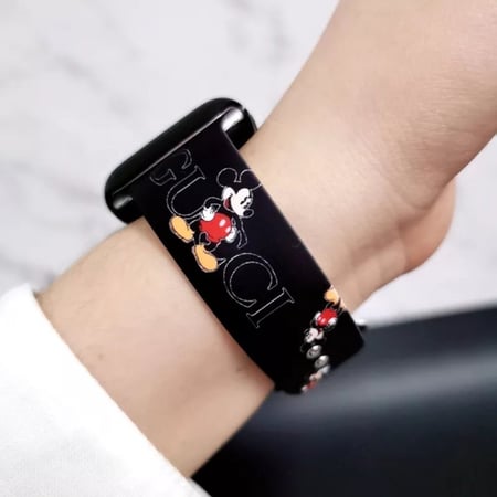 سوار ساعة آبل – سيليكون ميكي موس مريح،  متوافق مع Apple Watch.