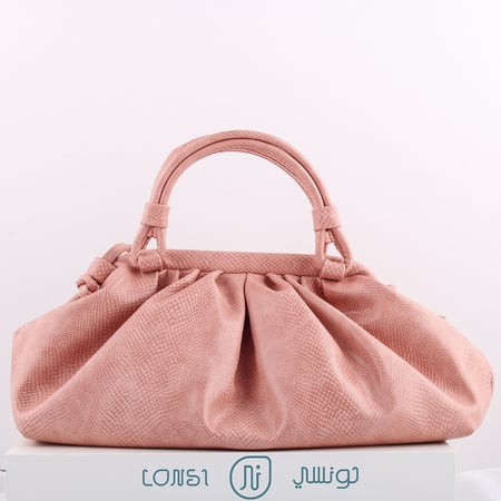 شنطة نسائية بألوان أنيقة