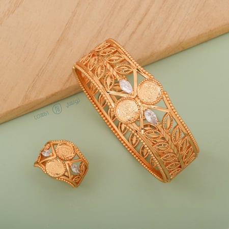 اسوارة وخاتم تصميم جنيهات الذهب