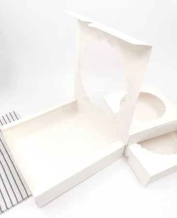 علب بنافذه شفافه