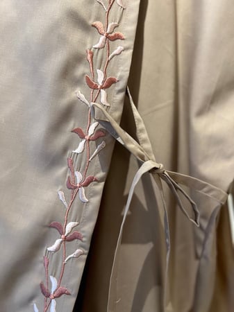 ثوب صلاة مطرز