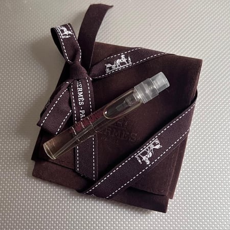 عطر أجار إيبين (Agar Ébène) من هيرميس (Hermès)