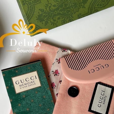 10 مشط قوتشي خشبي وردي خلاب في كيس قماشي (الكيس من اختياري)