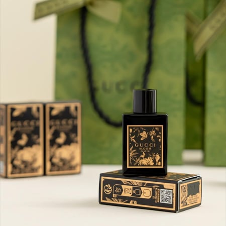 10 توزيعات عطر قوتشي مع كيس قوتشي لكل توزيعه