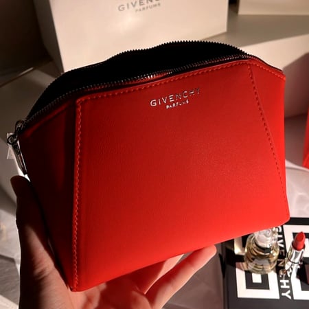 طقم جفنشي مكون من ثلاث قطع مع علبه و كيس اصلي