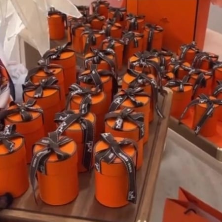 10 سكارف حرير بتصميم ايرمز مع علبه اسطوانية