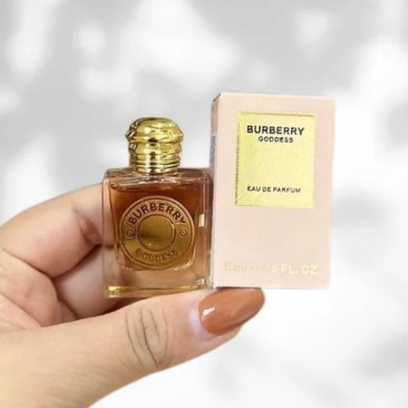 10 توزيعات كيس مع عطر بربري جوديس النسائي او دو بارفيوم 5مل