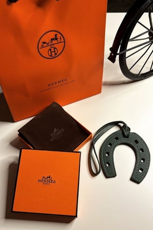 10 توزيعات من تعليقة الشنط الجلد  Paddock Horseshoe Bag Charm