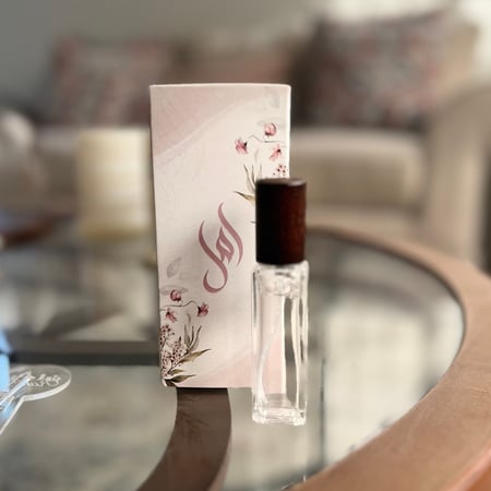 10 عطر مسك البودر ١٨ مل في علبه بالثيم الخاص