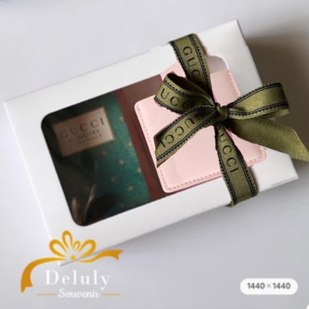 علبة المرايا بالون الوردي او اللحمي او الرمادي مع عطر قوتشي امبوله