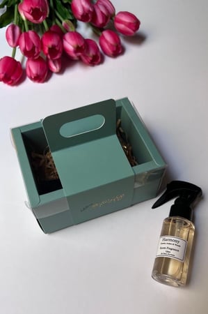 10 توزيعات من المرشات "صناعتنا الخاصه" في علب العيد الراقية (٦٠ مل)